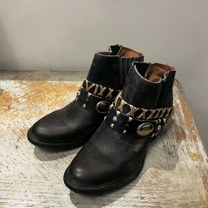 Circle G Womens Size 7 Black Western Leather Ankle Studded Harness Boots NWT